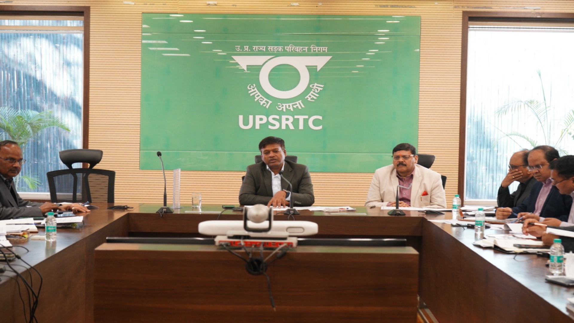 निर्धारित स्टॉप पर बस को अनिवार्य रूप से रोकें, आय वृद्धि पर विशेष जोर